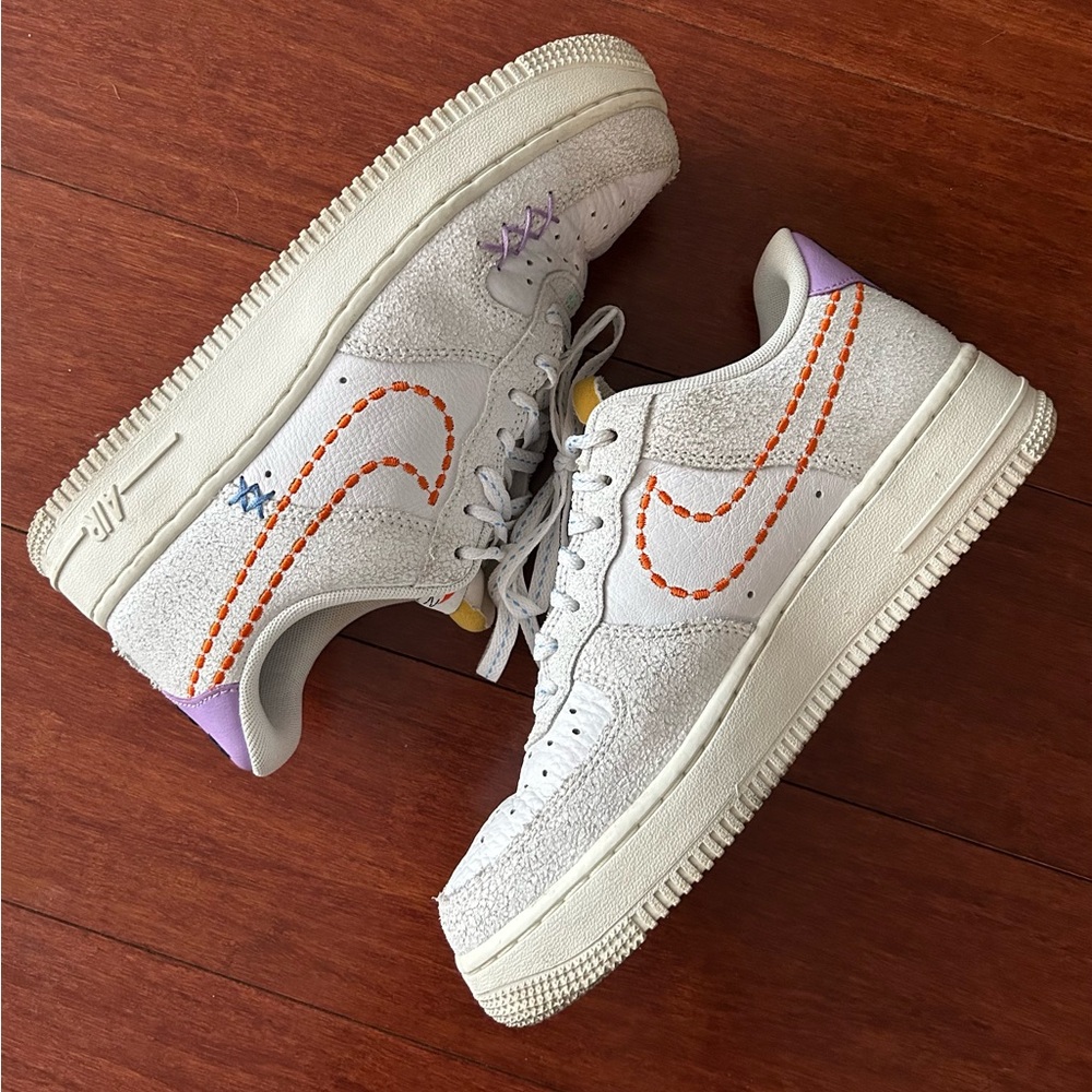 Nike Women's Air Force 1 '07 SE Sneakers